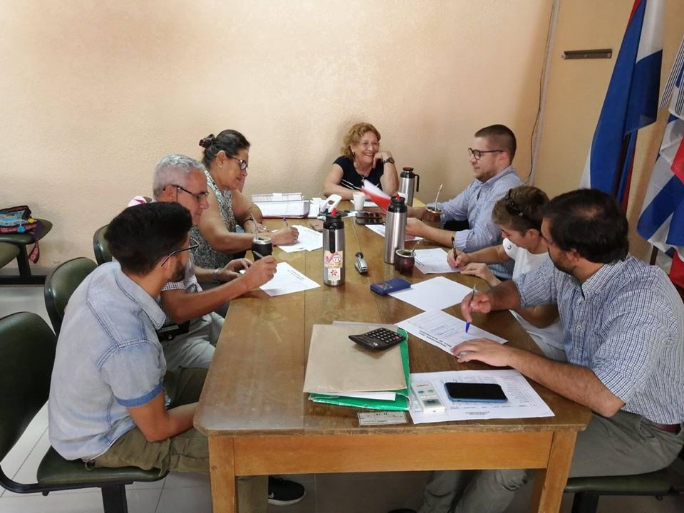 COMISIÓN DE BECAS SESIONA EN SALA MOROY