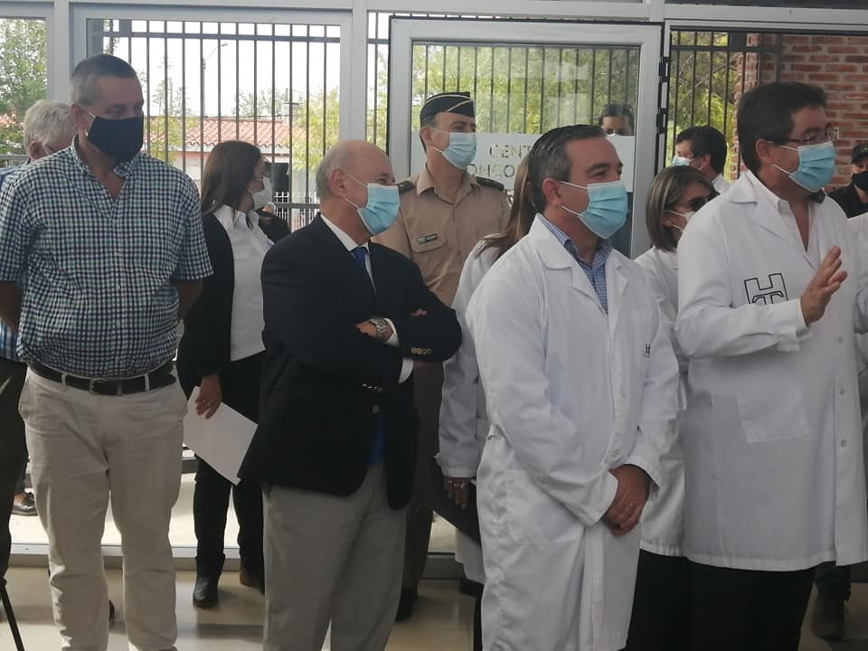 Presidente de la Junta participó en homenaje a Miguel Ángel Ortiz en Centro Oncológico del Norte