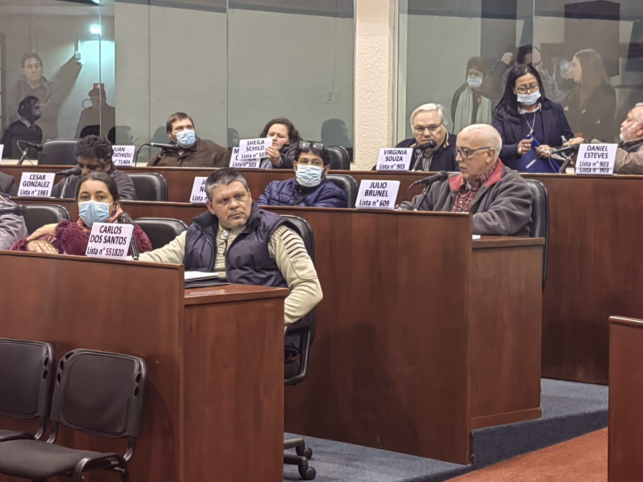 Sesión con varias resoluciones y decretos aprobados